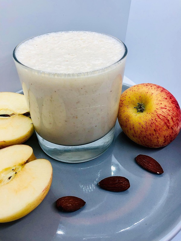 Apple & Almond Breakfast Smoothie