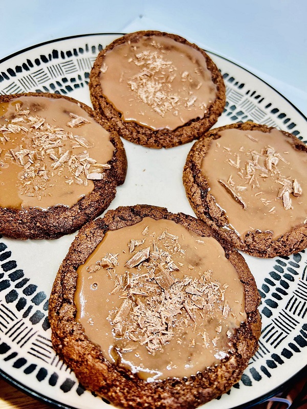 Mom's Recipe Crumbl Cookie - Chocolate