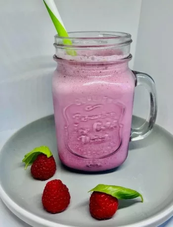 Cream Cheese Smoothie With Strawberries