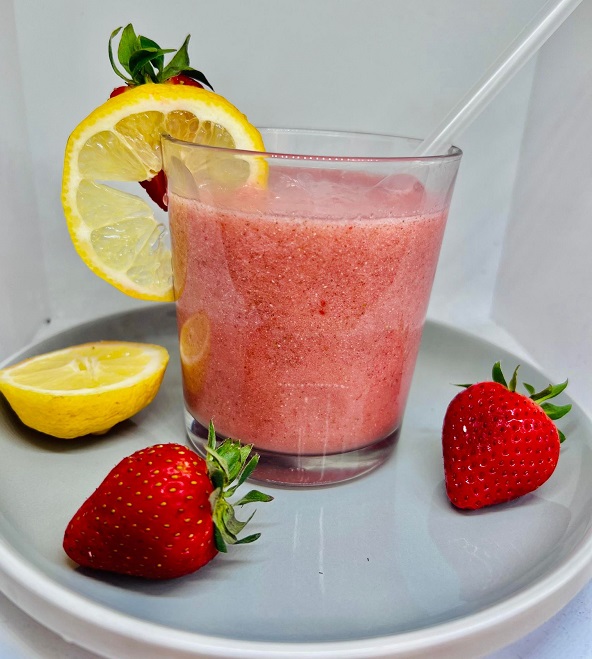 Strawberry Chia Lemonade Tropical Smoothie