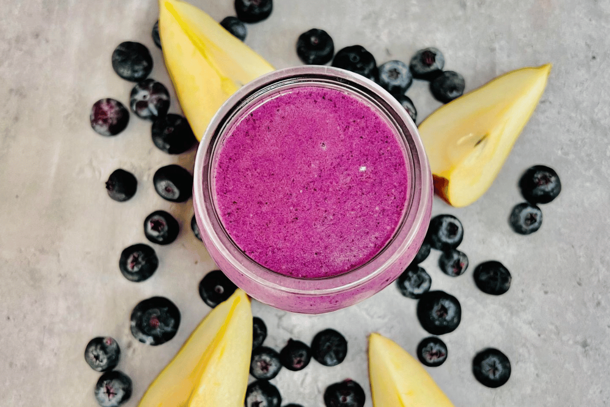 blueberry pear smoothie