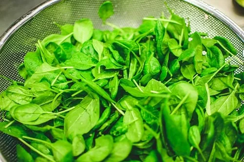 spinach - the perfect thing to add to smoothies for energy