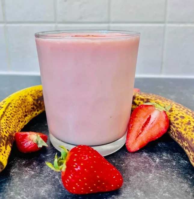 Meal Replacement Low Calorie Strawberry Smoothie