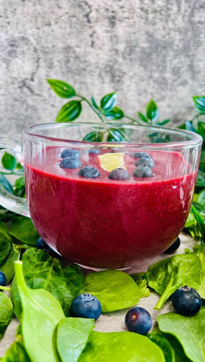 Blueberry Detox Smoothie served in a round glass cup