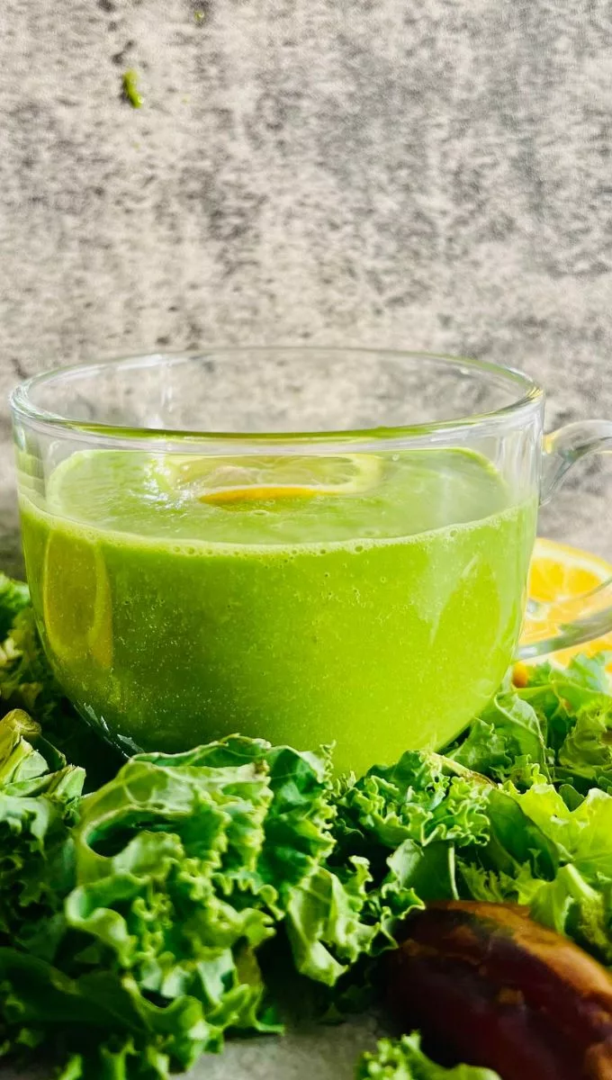 Weight Loss Kale Smoothie served in a round glass cup