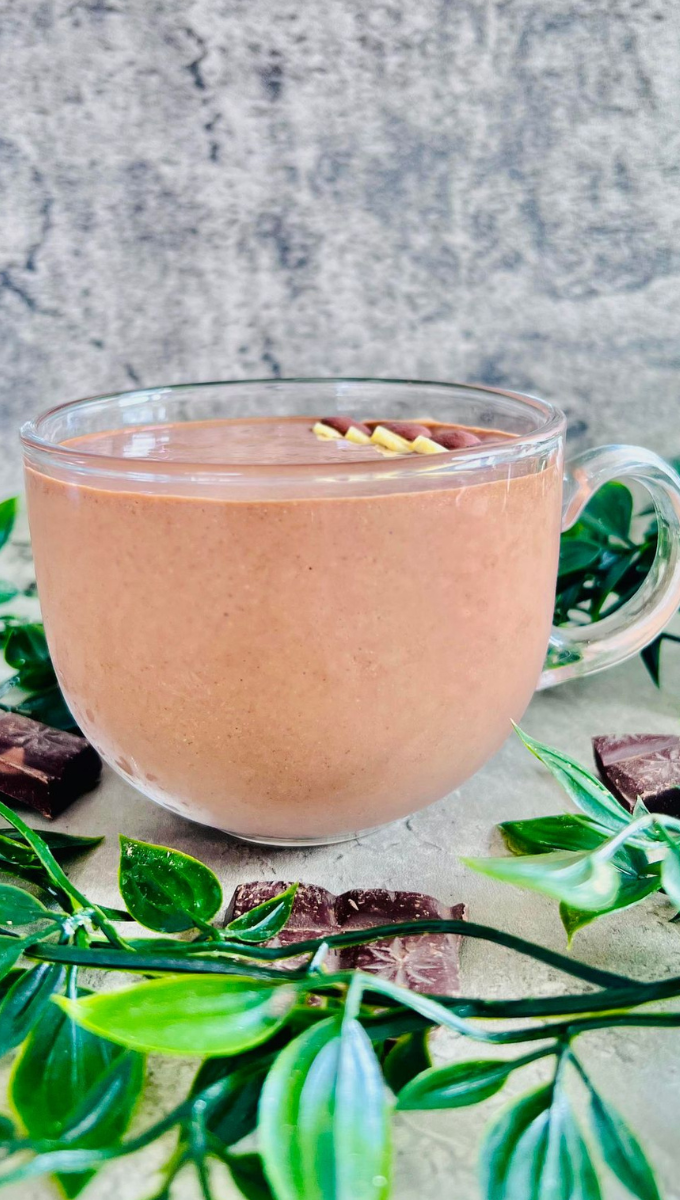 Weight Loss Chocolate Smoothie served in a round glass cup
