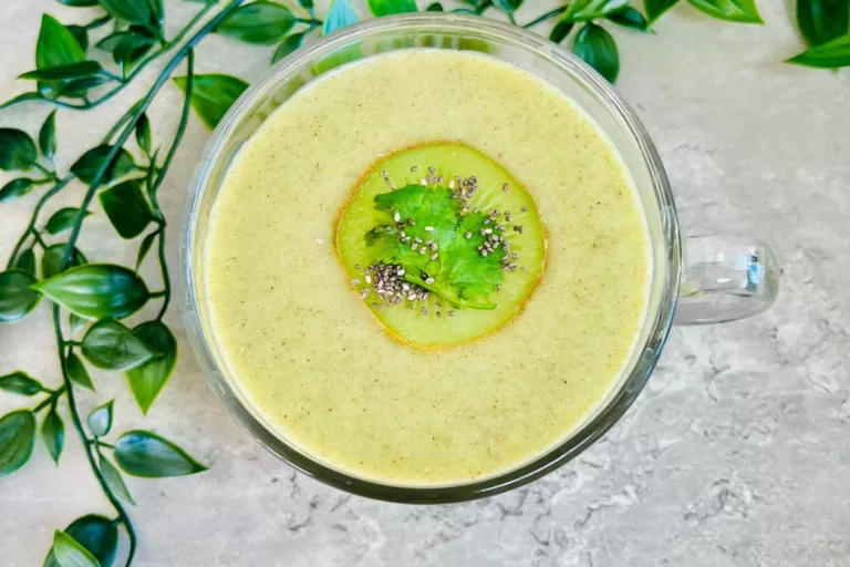 Detox Smoothie With Cilantro For Weight Loss