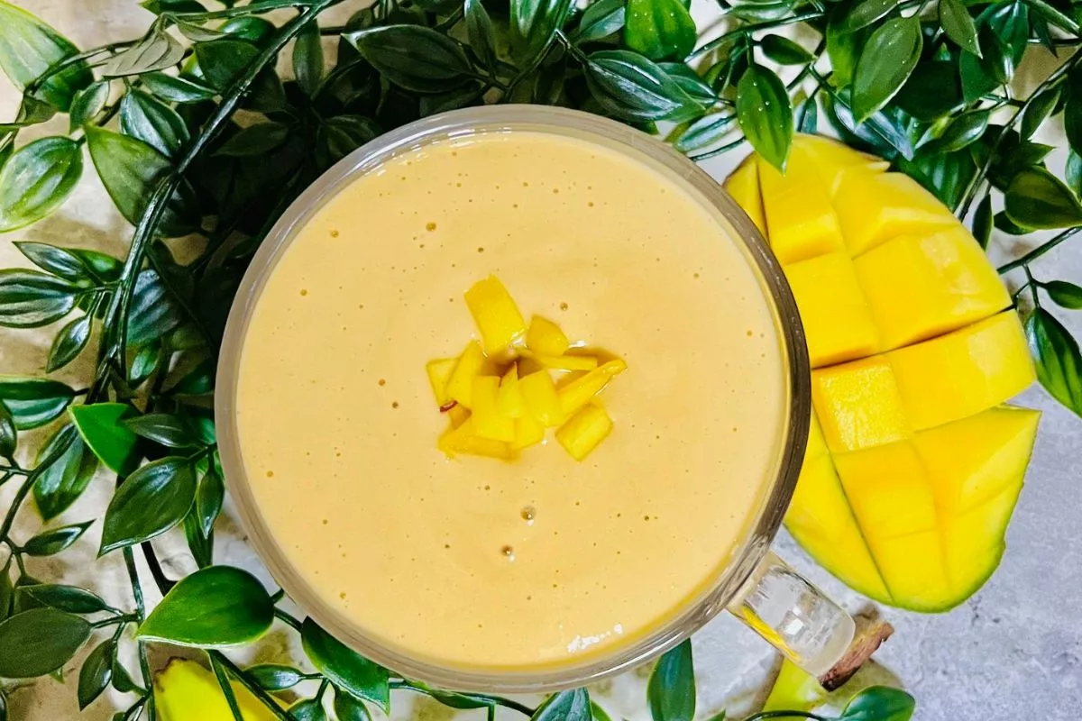 Mango Protein Smoothie For Weight Gain In a Glass Cup