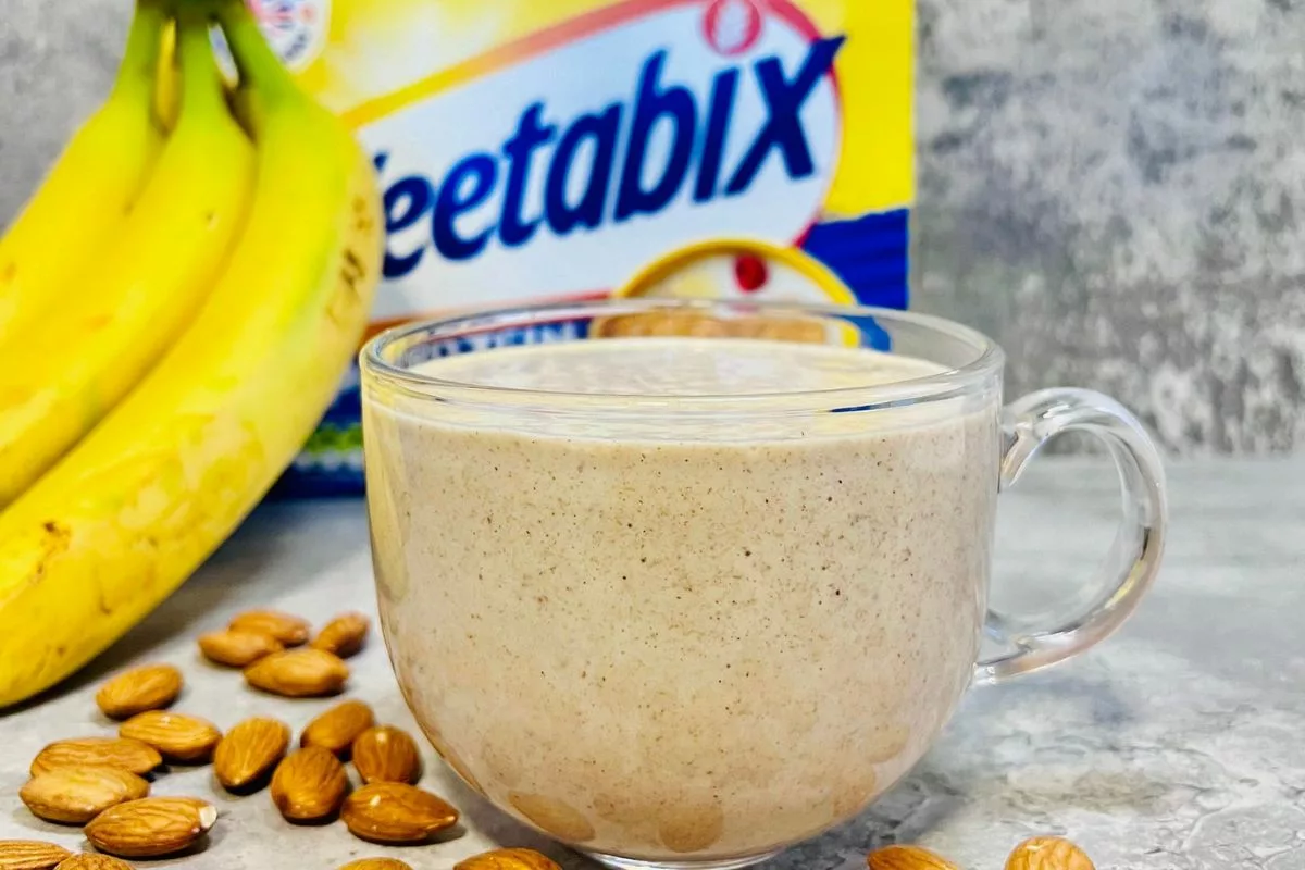 a side shot of a Weetabix Smoothie next to a box of weetabix