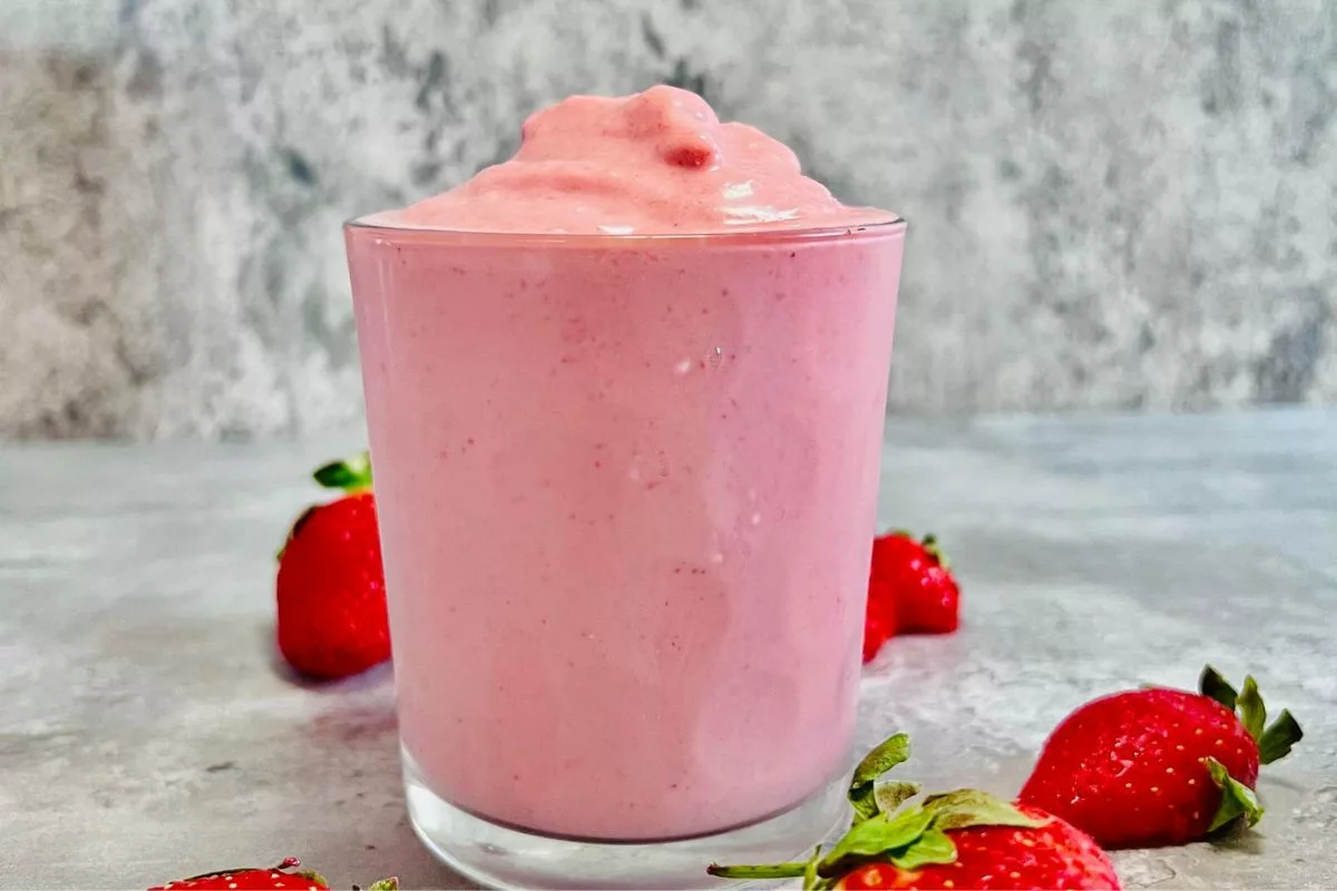 a side shot of strawberry Cottage Cheese Smoothie