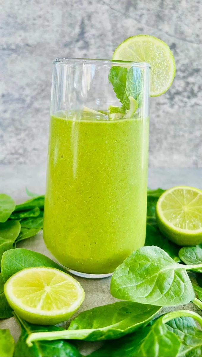 green smoothie with lime