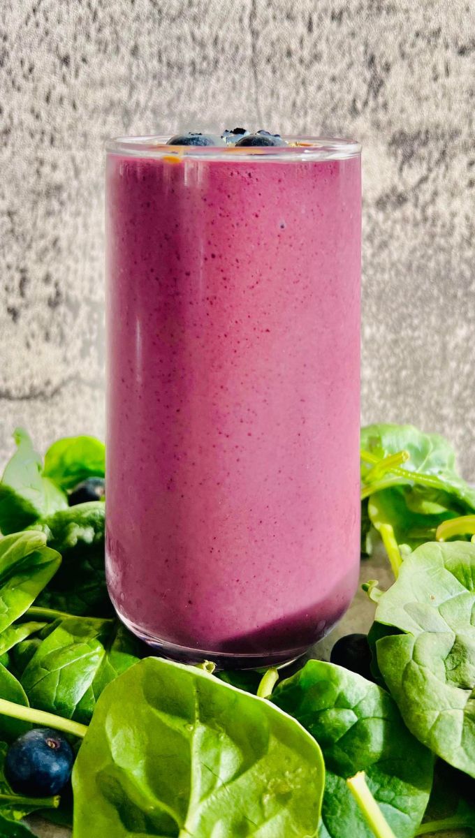 Blueberry Weight Loss Smoothie served in a tall thin glass cup