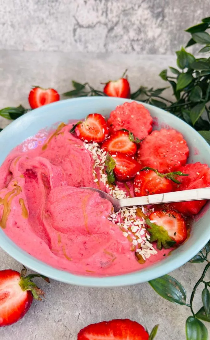 Strawberry Vanilla Smoothie Bowl with fruit toppings